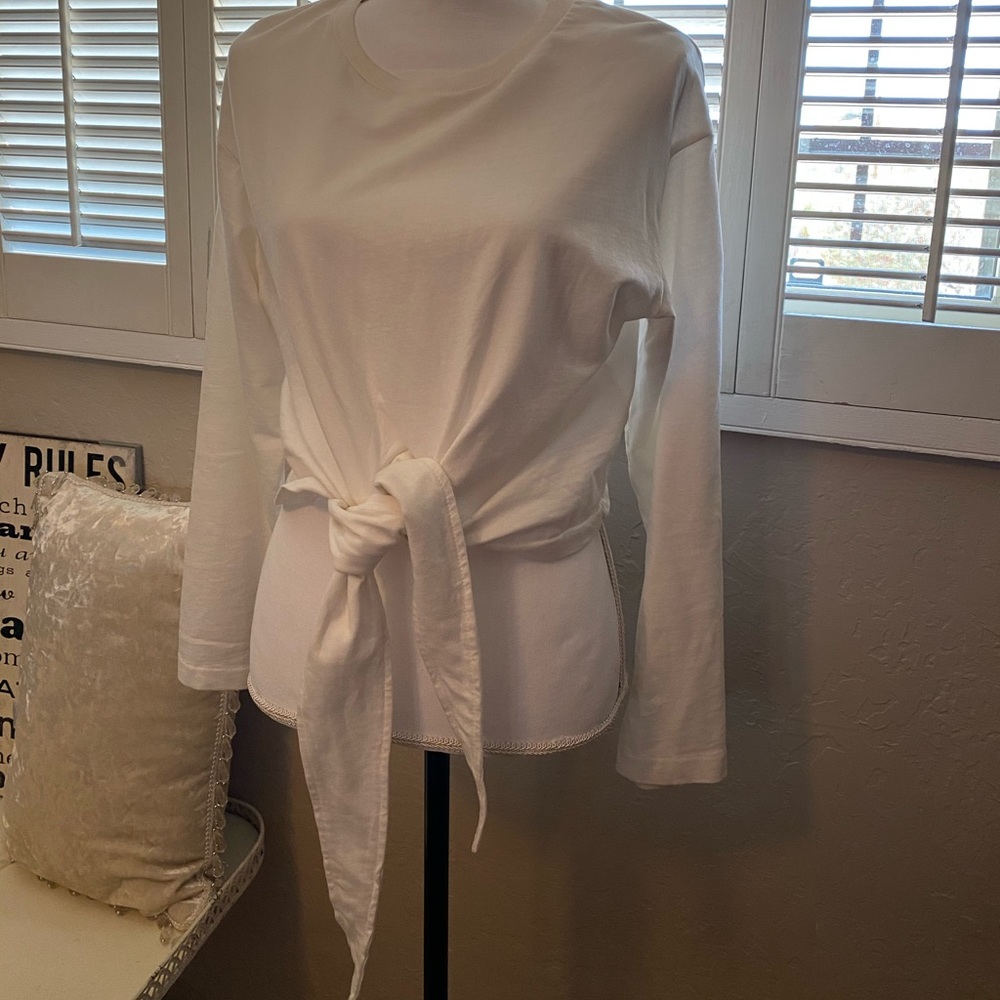 Cute white long sleeve crop
